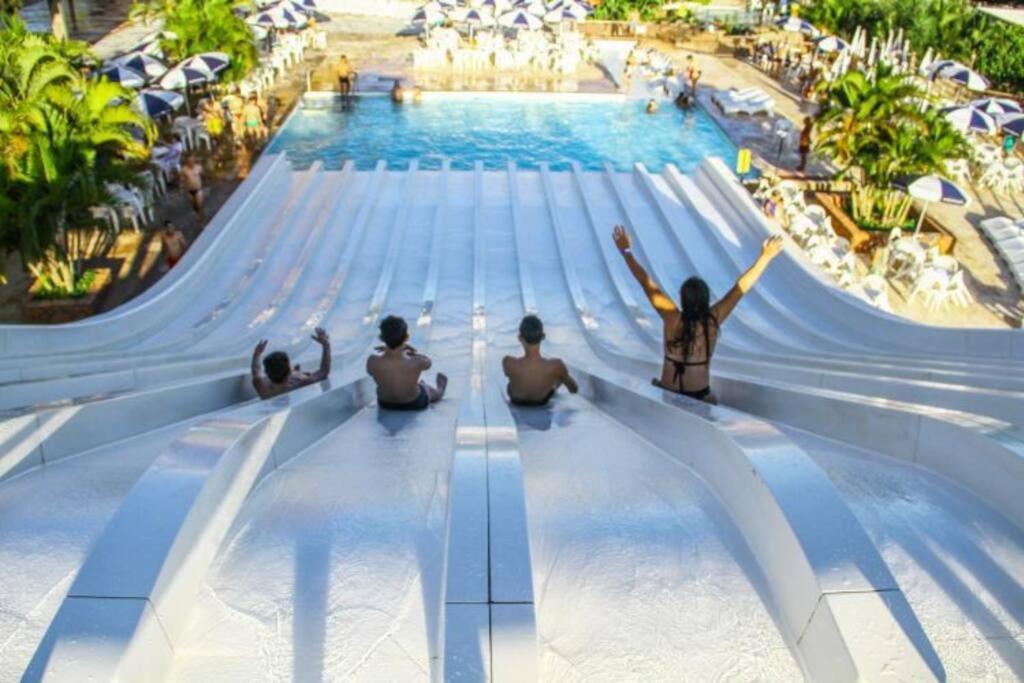 Piazza Diroma Acqua Park, Requinte E Diversao Калдас-Новас Экстерьер фото