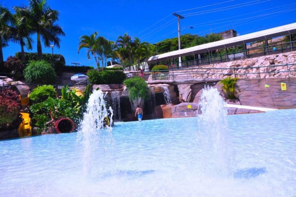 Piazza Diroma Acqua Park, Requinte E Diversao Калдас-Новас Экстерьер фото