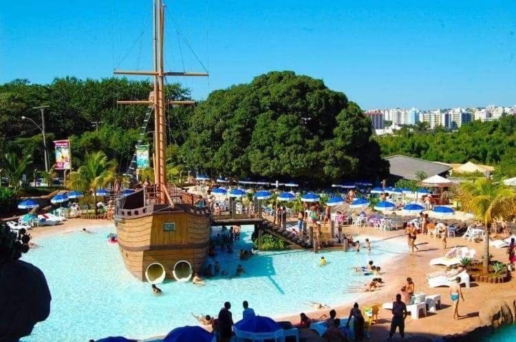 Piazza Diroma Acqua Park, Requinte E Diversao Калдас-Новас Экстерьер фото